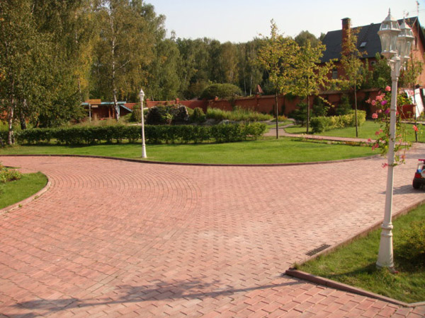 Мощение и укладка брусчатки